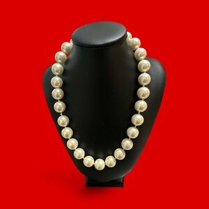 17” Faux Pearl Choker Necklace